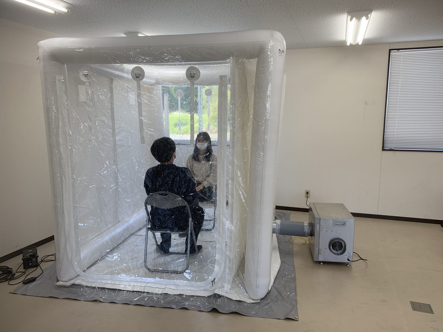 エア―式簡易陰圧面会室（陰圧装置付） / エア防災｜防災・減災・感染症対策・医療関連機器の開発・販売・レンタル